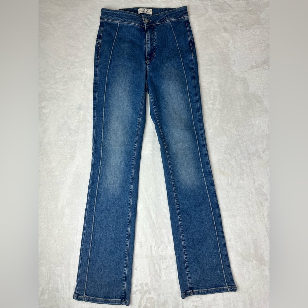FREE PEOPLE “WE THE FREE” CROSS MY HEART SLIM BLUE JEANS